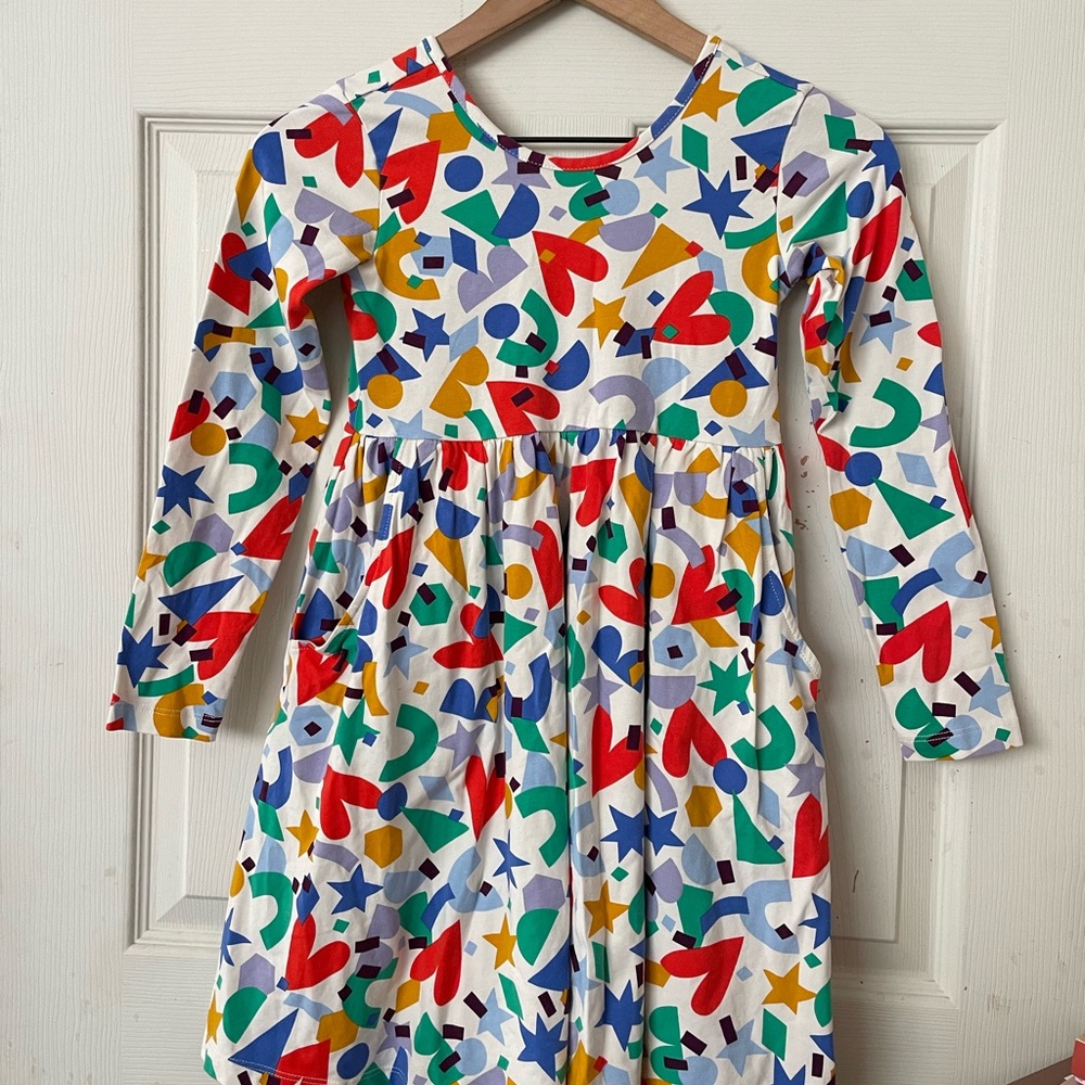 Hanna Andersson hearts/shapes print long sleeve dress with pockets